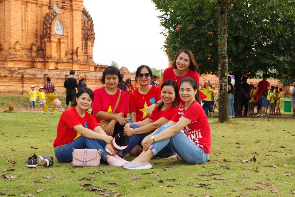 đôi giày bác Dung